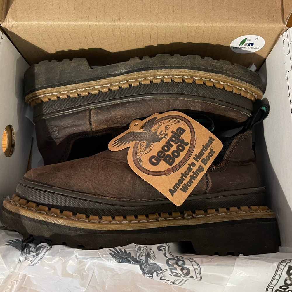 Georgia Romeo’s Youth Size 13.5